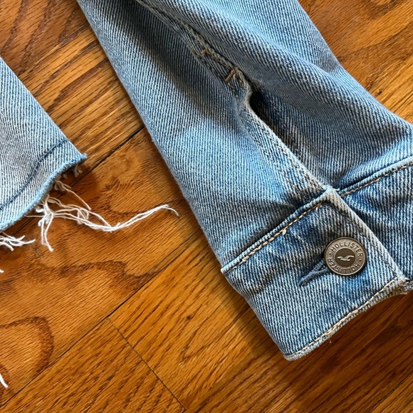 hollister cropped denim jacket!! - Picture 6 of 7